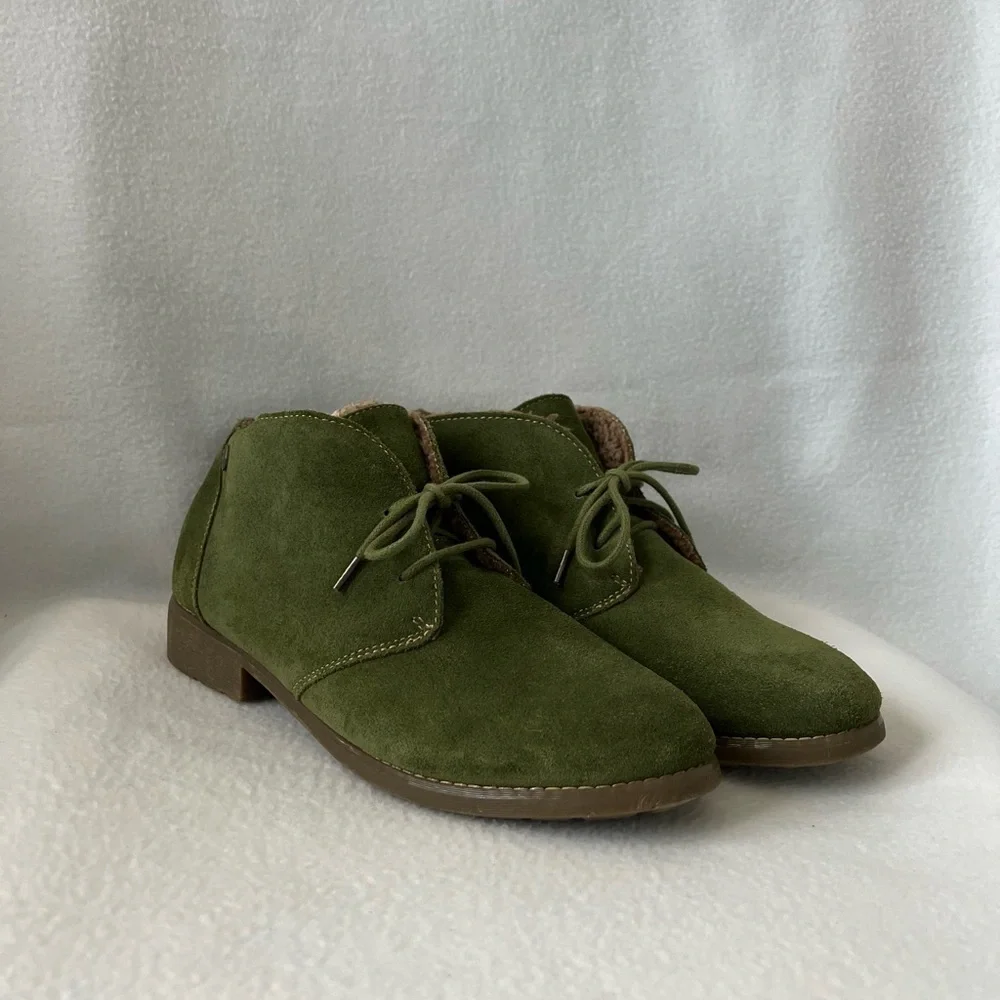 Eddie Bauer size 9 1/2 Green Suede Faux Fur Lining Ankle Boots
